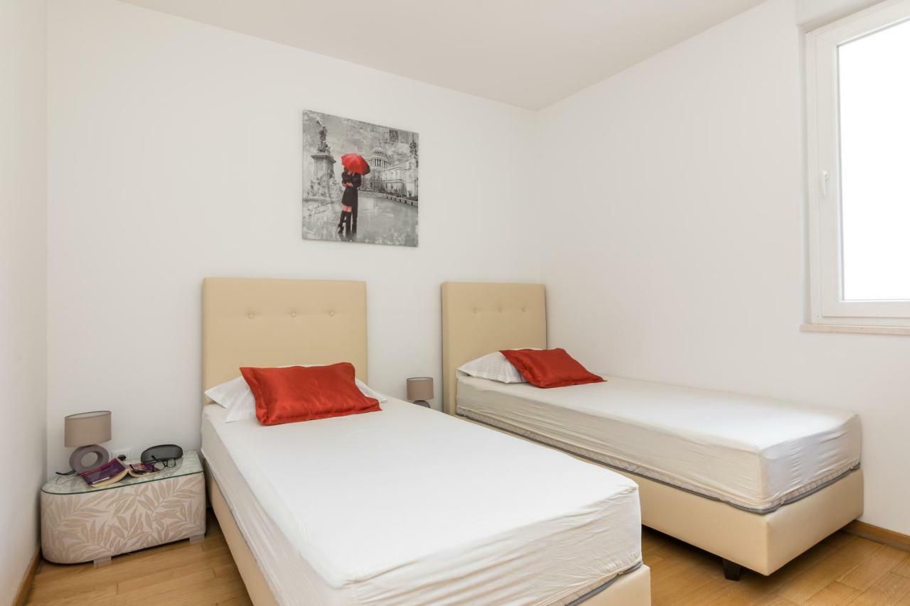 Apartment Marcela With Private Parking Split Exterior photo